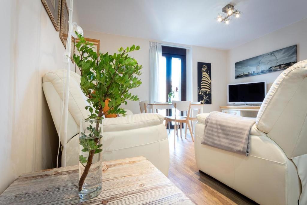Az El Balcon De Cesar Augusto Lägenhet Zaragoza Exteriör bild